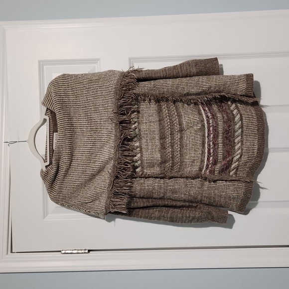 Sweater - Picture 2 of 4